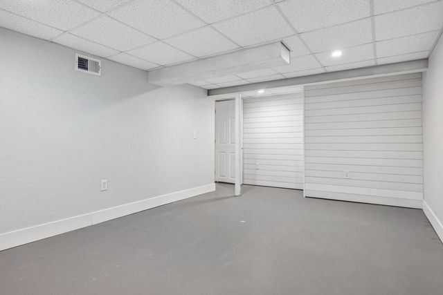 10043 N Greenview DRIVE, Mequon, WI 53092