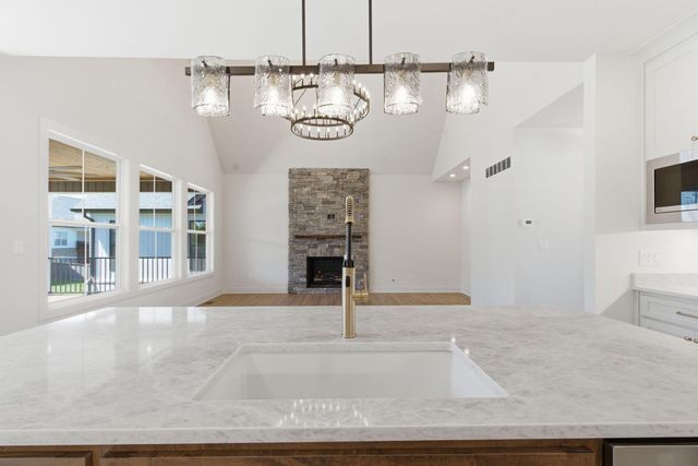 730 Azalea Lane, Versailles, KY 40383