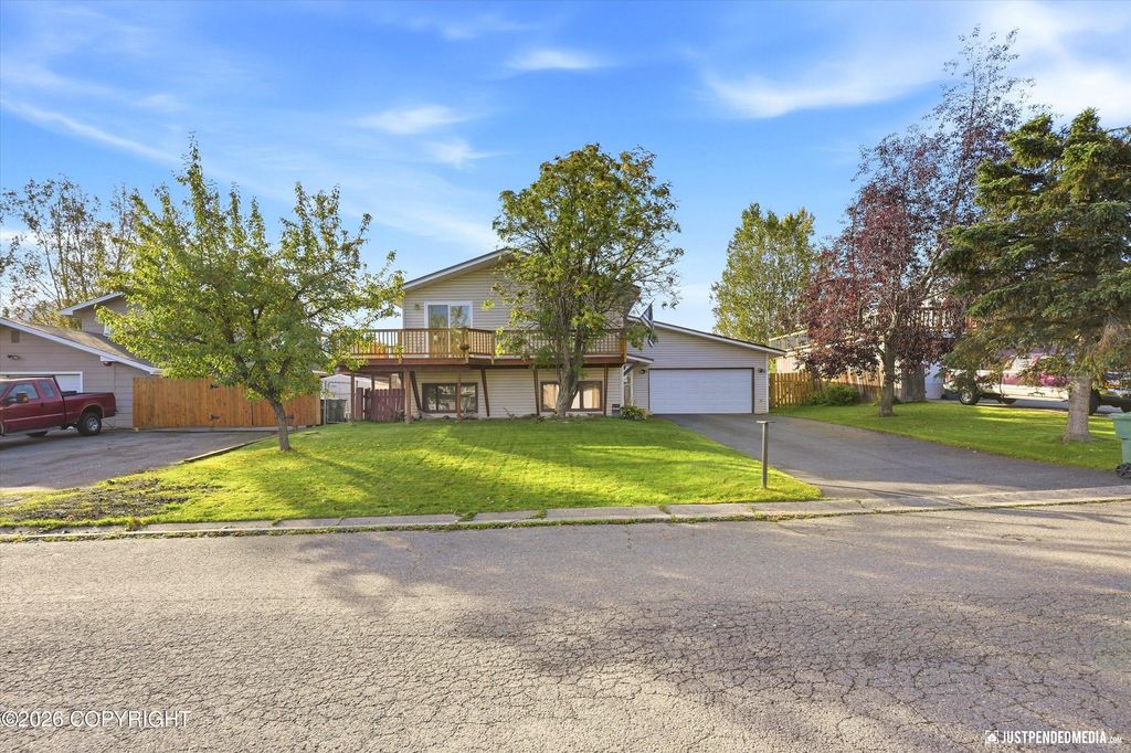8420 Little Dipper Avenue, Anchorage, AK 99504