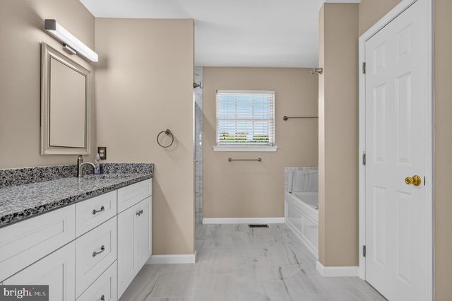108 COPPERFIELD DR, Woodbury, NJ 08096