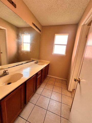 6331 Pouter Drive, Houston, TX 77083