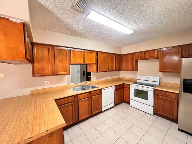 6331 Pouter Drive, Houston, TX 77083