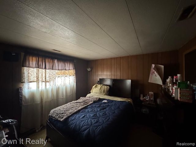 12920 E Canfield Street, Detroit, MI 48215