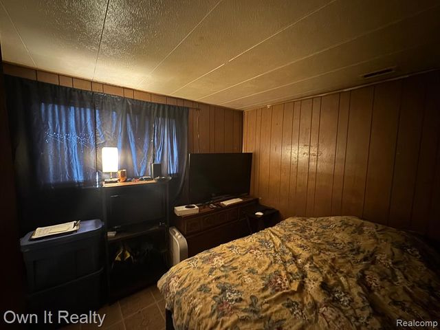 12920 E Canfield Street, Detroit, MI 48215