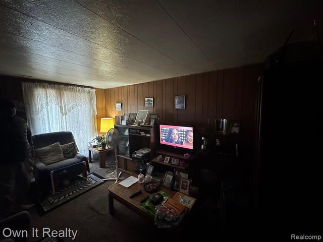12920 E Canfield Street, Detroit, MI 48215