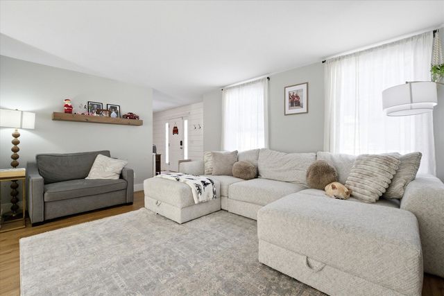 7 Boulder Court, Raymond, NH 03077