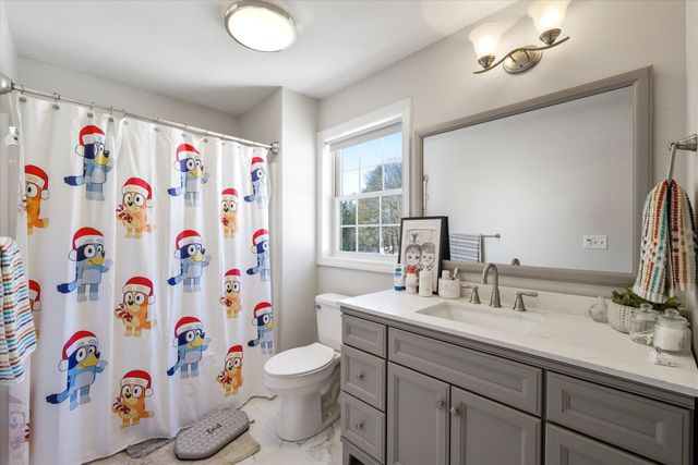 7 Boulder Court, Raymond, NH 03077