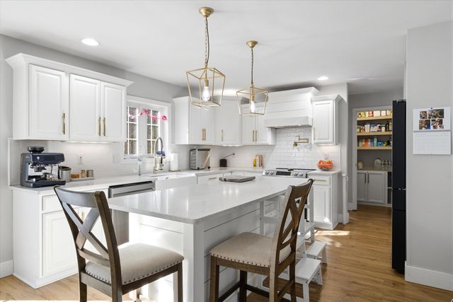 7 Boulder Court, Raymond, NH 03077