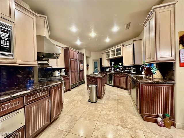 8101 Moonstone Circle, Las Vegas, NV 89128