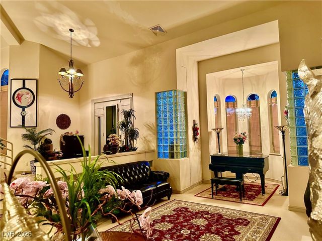 8101 Moonstone Circle, Las Vegas, NV 89128