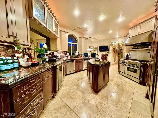 8101 Moonstone Circle, Las Vegas, NV 89128