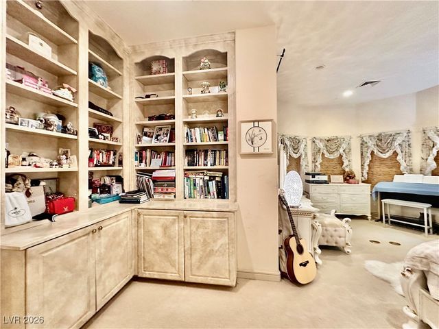 8101 Moonstone Circle, Las Vegas, NV 89128