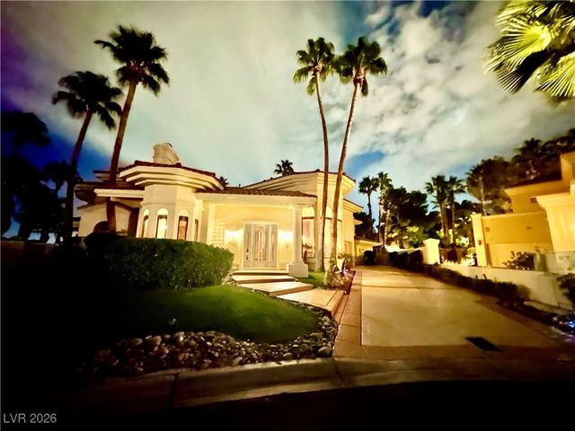 8101 Moonstone Circle, Las Vegas, NV 89128