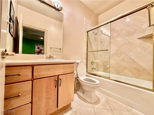 8101 Moonstone Circle, Las Vegas, NV 89128