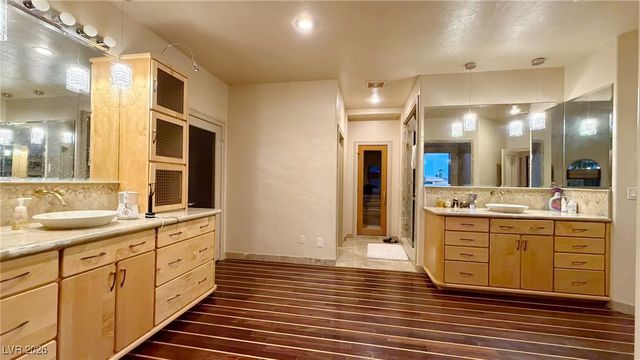 8101 Moonstone Circle, Las Vegas, NV 89128