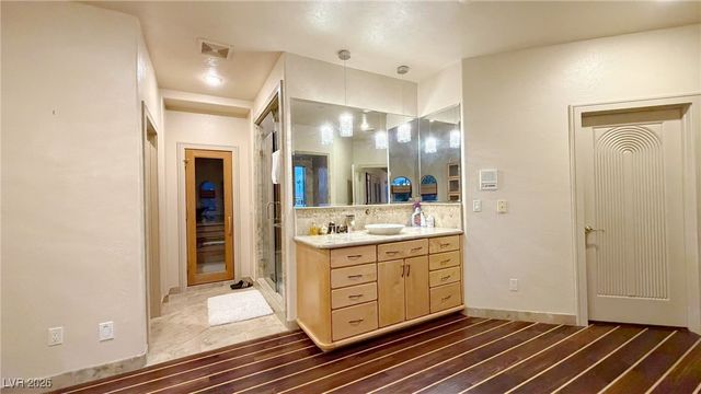 8101 Moonstone Circle, Las Vegas, NV 89128