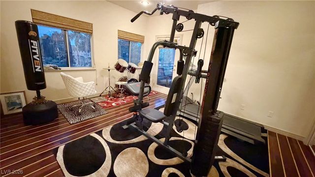 8101 Moonstone Circle, Las Vegas, NV 89128