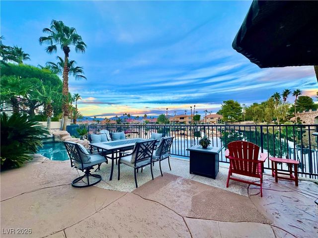 8101 Moonstone Circle, Las Vegas, NV 89128