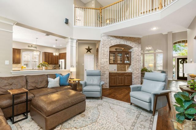 15 Monet Bend Place, The Woodlands, TX 77382