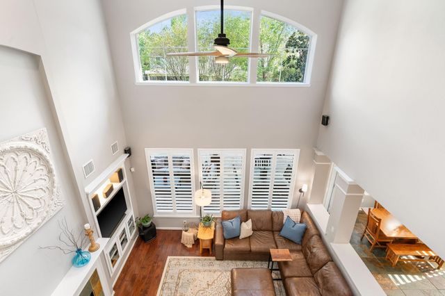 15 Monet Bend Place, The Woodlands, TX 77382