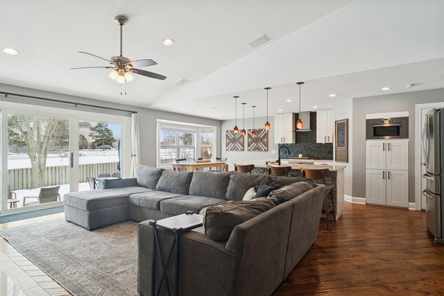 469 Pheasant Ridge Road, Lake Zurich, IL 60047