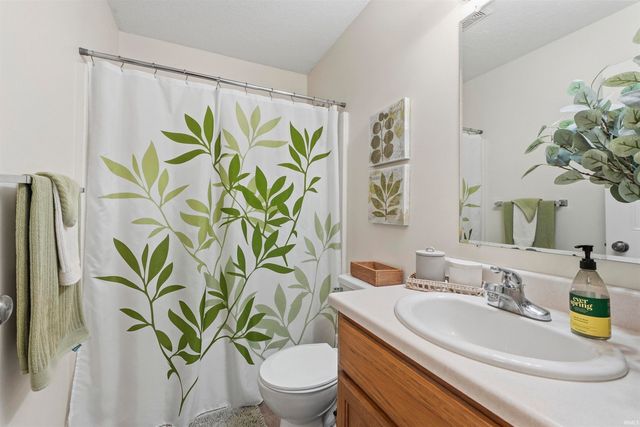 12411 Tanzanite Court, Fort Wayne, IN 46818