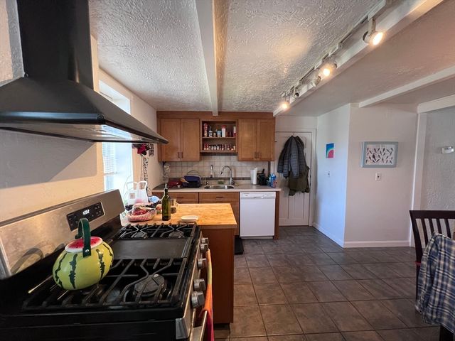 2-4 Holmes St, Boston, MA 02134