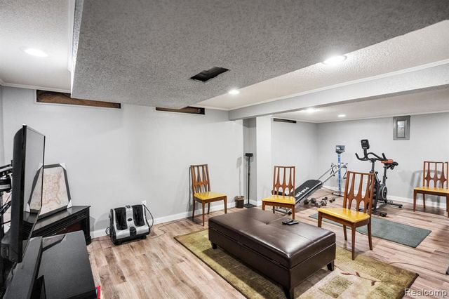 30454 Dorset Street, Romulus, MI 48174