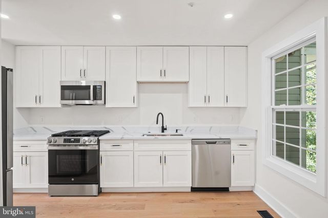 7232 MAHOGANY DR #5, Landover, MD 20785