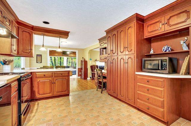 13 Cedar Lane, Medfield, MA 02052