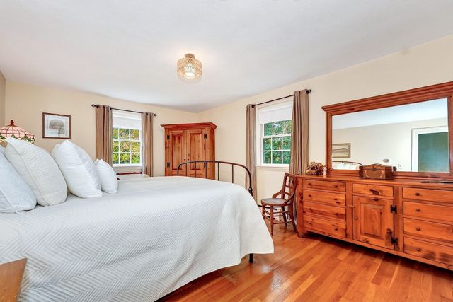 13 Cedar Lane, Medfield, MA 02052