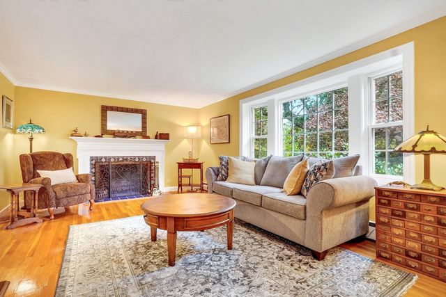 13 Cedar Lane, Medfield, MA 02052