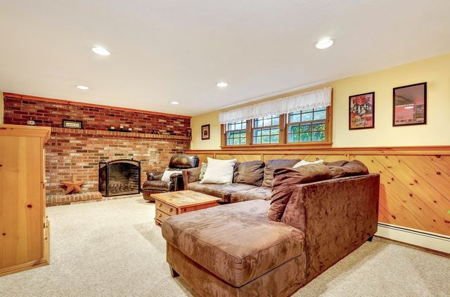13 Cedar Lane, Medfield, MA 02052