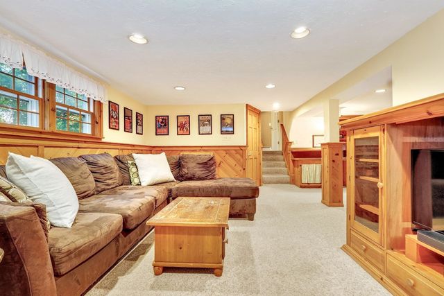 13 Cedar Lane, Medfield, MA 02052