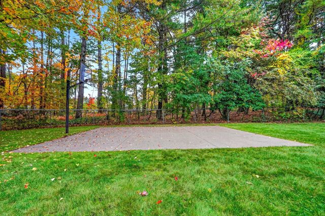 13 Cedar Lane, Medfield, MA 02052
