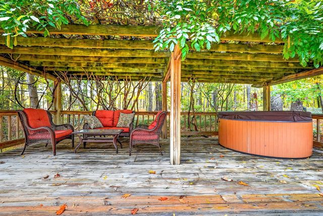 13 Cedar Lane, Medfield, MA 02052