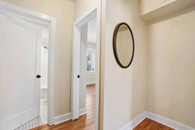 1683 Northwest Drive, Des Moines, IA 50310