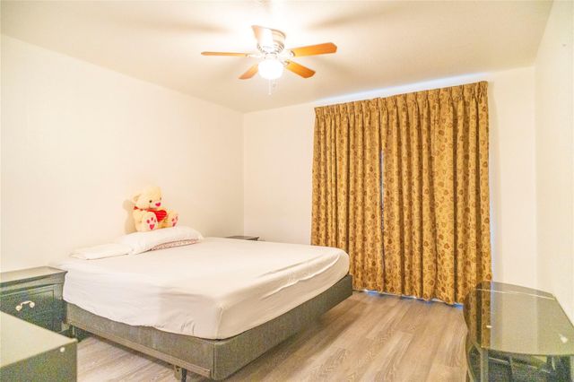 10202 Forum Park Drive 211, Houston, TX 77036