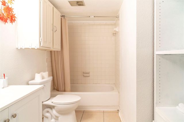 10202 Forum Park Drive 211, Houston, TX 77036