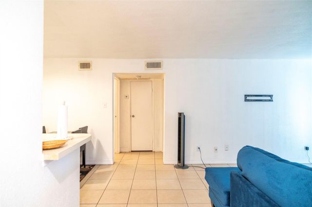 10202 Forum Park Drive 211, Houston, TX 77036