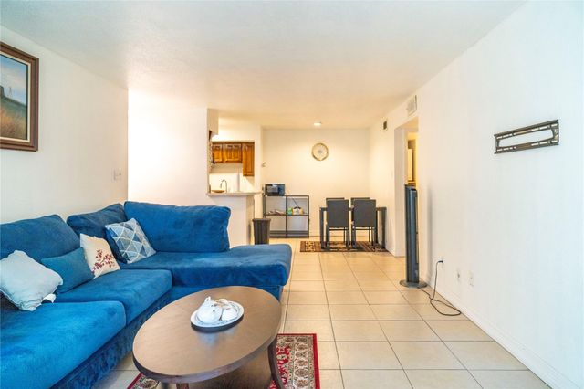 10202 Forum Park Drive 211, Houston, TX 77036