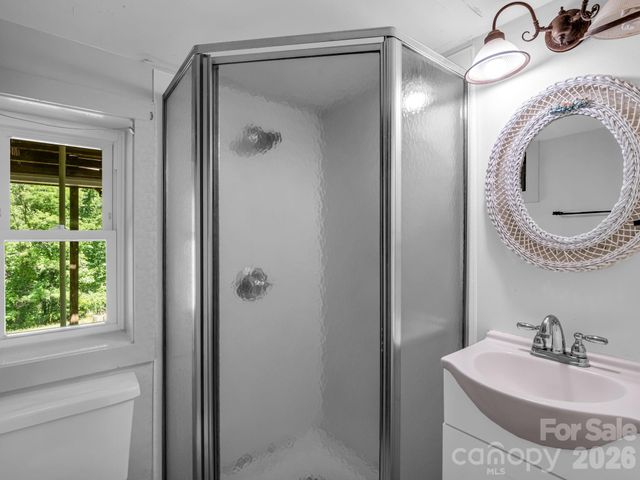 255 & 257 Crescent Street, Saluda, NC 28773