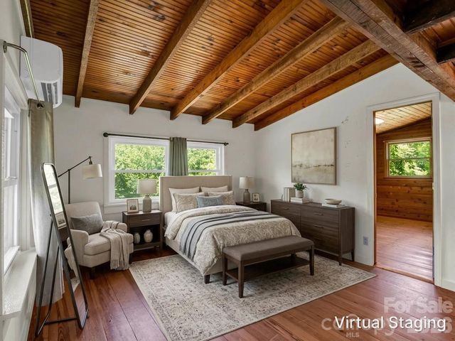 255 & 257 Crescent Street, Saluda, NC 28773