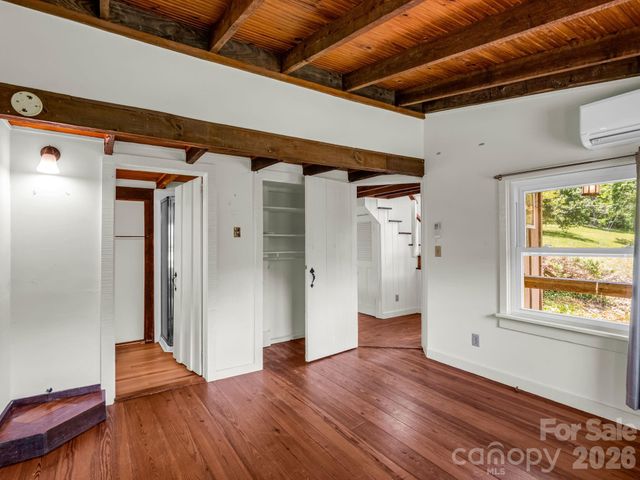 255 & 257 Crescent Street, Saluda, NC 28773