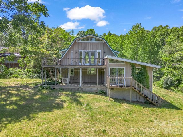 255 & 257 Crescent Street, Saluda, NC 28773