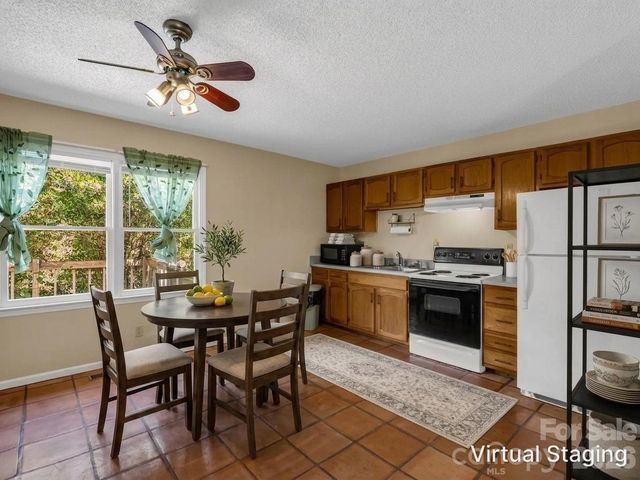 255 & 257 Crescent Street, Saluda, NC 28773