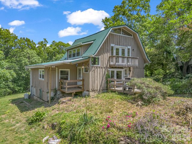 255 & 257 Crescent Street, Saluda, NC 28773