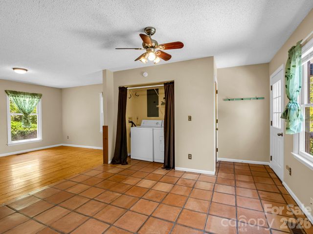 255 & 257 Crescent Street, Saluda, NC 28773