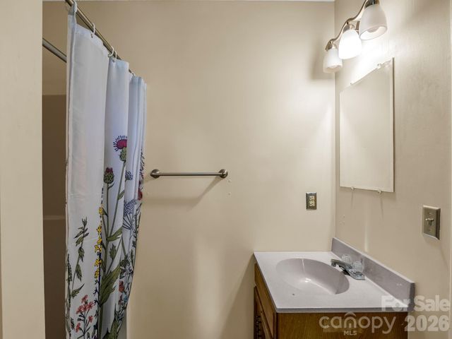 255 & 257 Crescent Street, Saluda, NC 28773