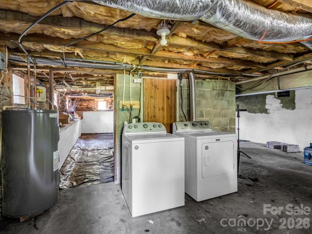 255 & 257 Crescent Street, Saluda, NC 28773